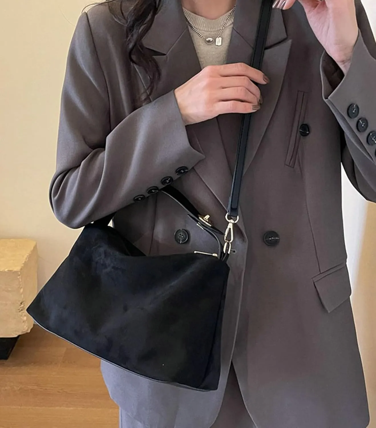 2025 Trendy Faux Suede Pillow Bag Retro Shoulder Bag Fall Winter Versatile Commuter Crossbody Tote Matte Underarm Bag