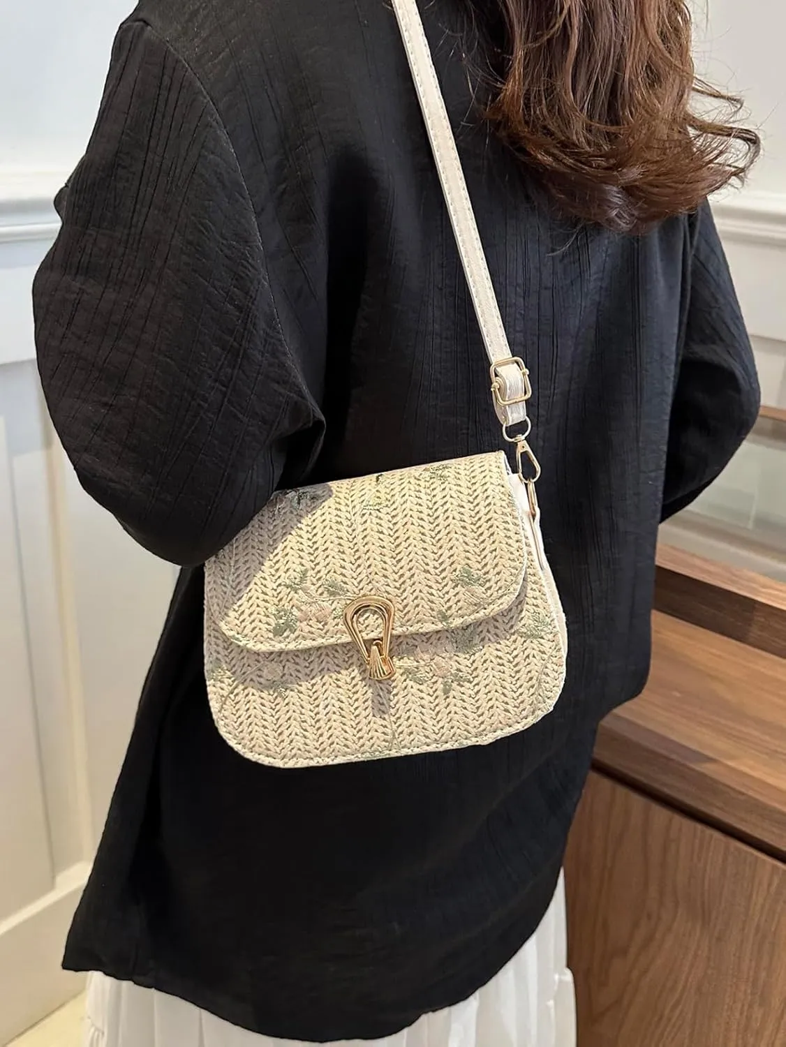 Crossbody Braided Straw Bag Small Embroidery Shoulder Bucket Bag Women Lightweight Hand Clutch