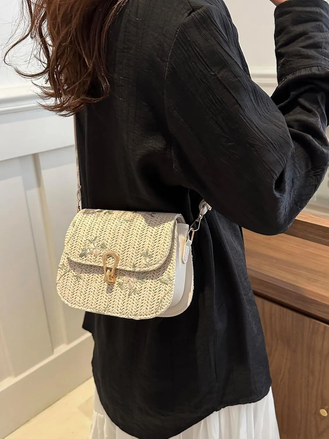 Crossbody Braided Straw Bag Small Embroidery Shoulder Bucket Bag Women Lightweight Hand Clutch