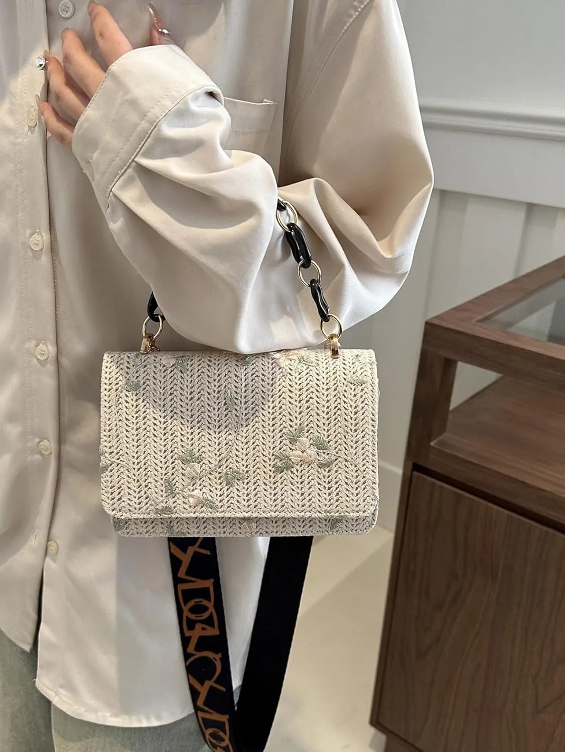 Crossbody Braided Straw Bag Small Embroidery Shoulder Bucket Bag Women Lightweight Hand Clutch