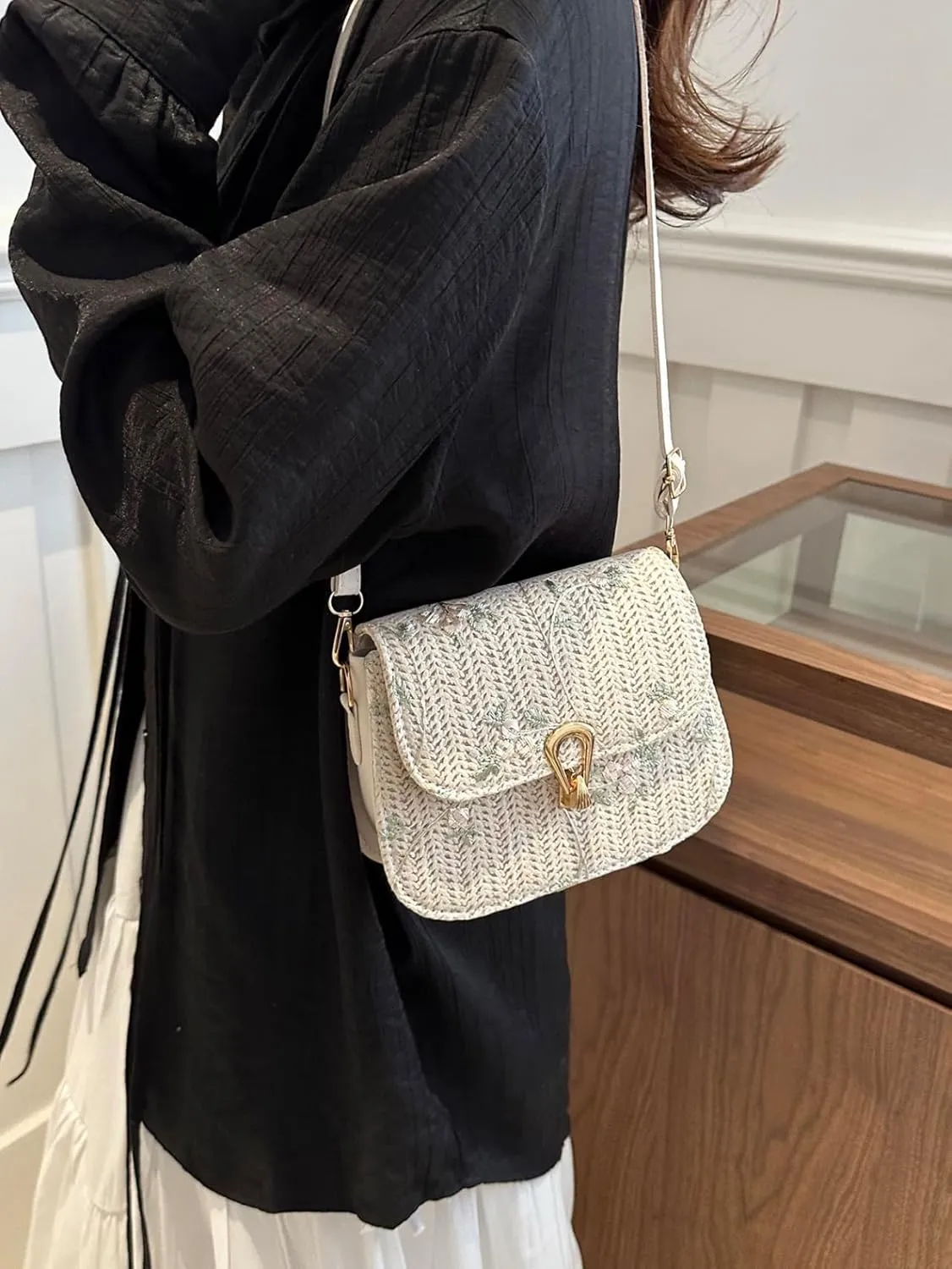Crossbody Braided Straw Bag Small Embroidery Shoulder Bucket Bag Women Lightweight Hand Clutch