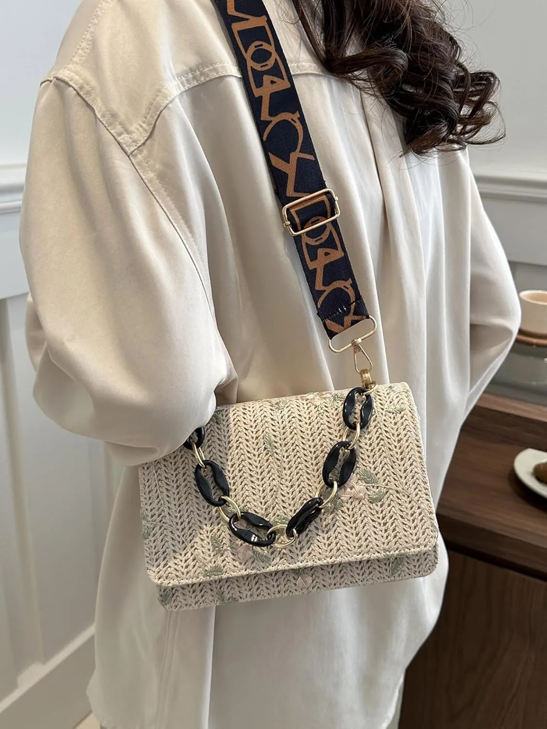 Crossbody Braided Straw Bag Small Embroidery Shoulder Bucket Bag Women Lightweight Hand Clutch