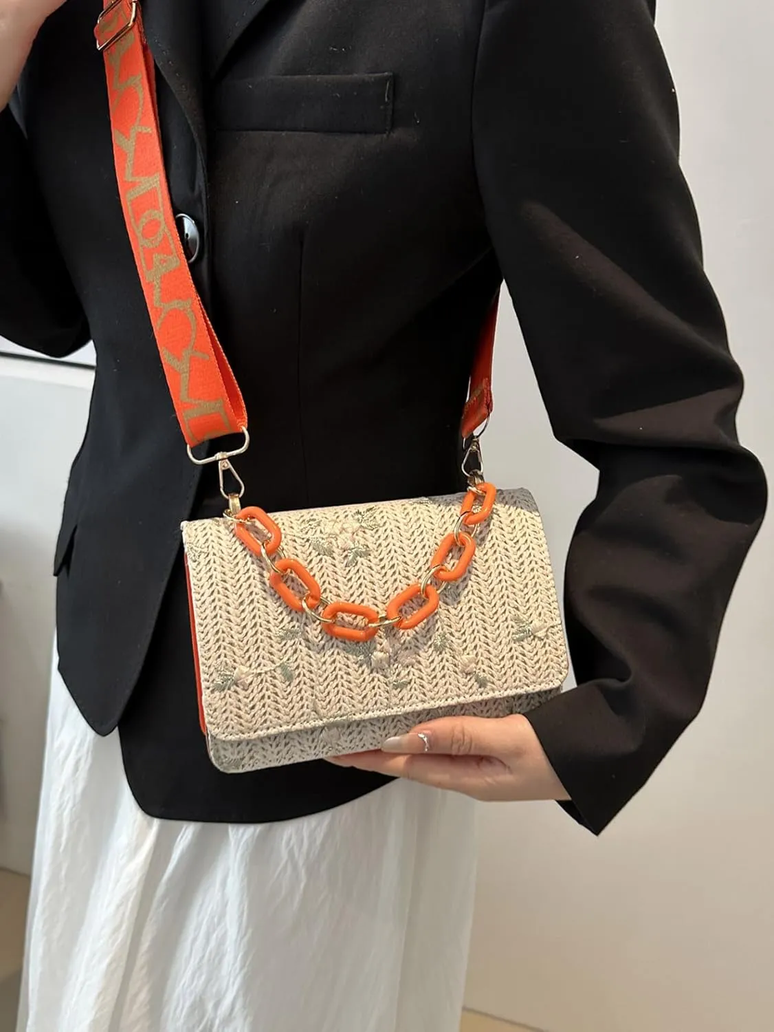 Crossbody Braided Straw Bag Small Embroidery Shoulder Bucket Bag Women Lightweight Hand Clutch