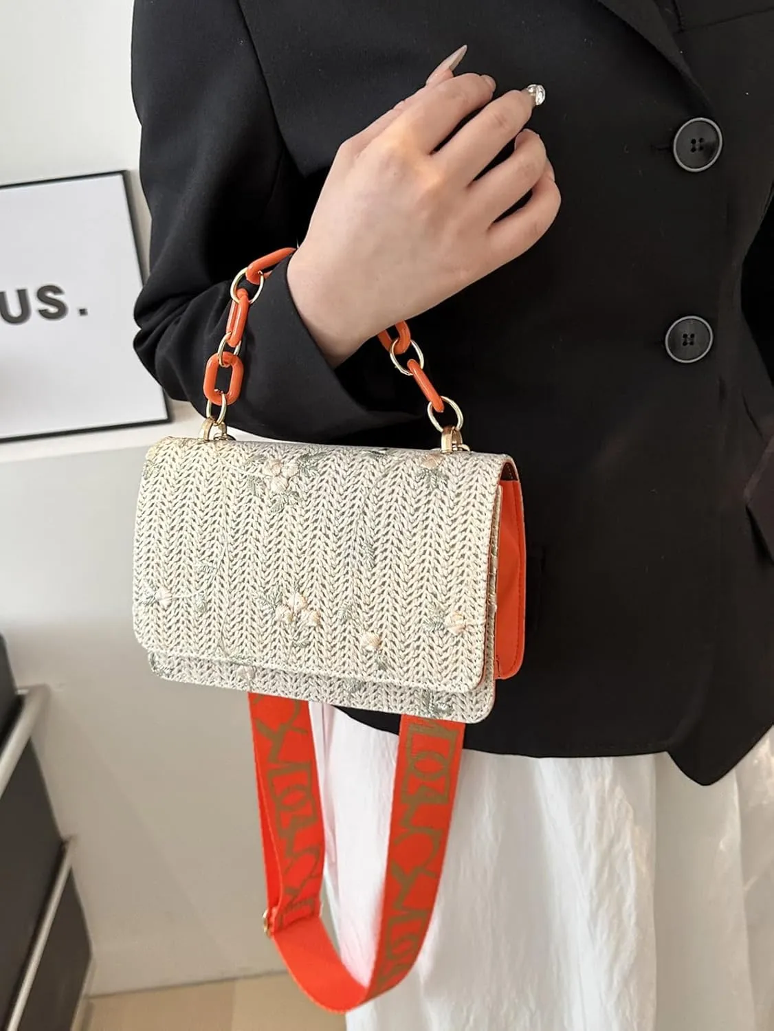Crossbody Braided Straw Bag Small Embroidery Shoulder Bucket Bag Women Lightweight Hand Clutch
