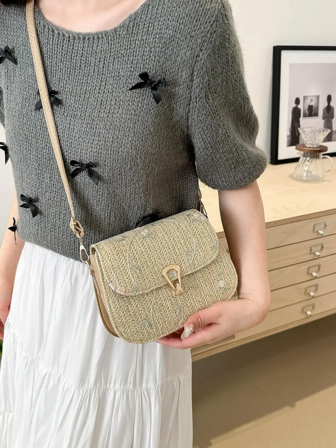 Crossbody Braided Straw Bag Small Embroidery Shoulder Bucket Bag Women Lightweight Hand Clutch