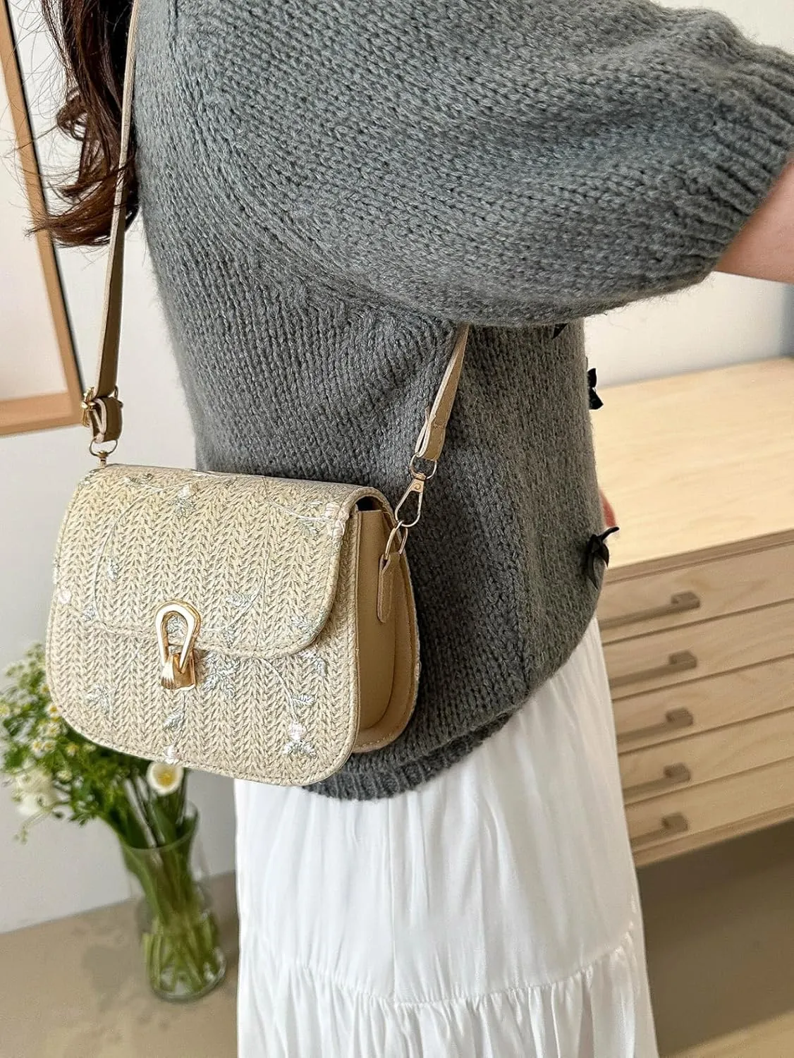 Crossbody Braided Straw Bag Small Embroidery Shoulder Bucket Bag Women Lightweight Hand Clutch