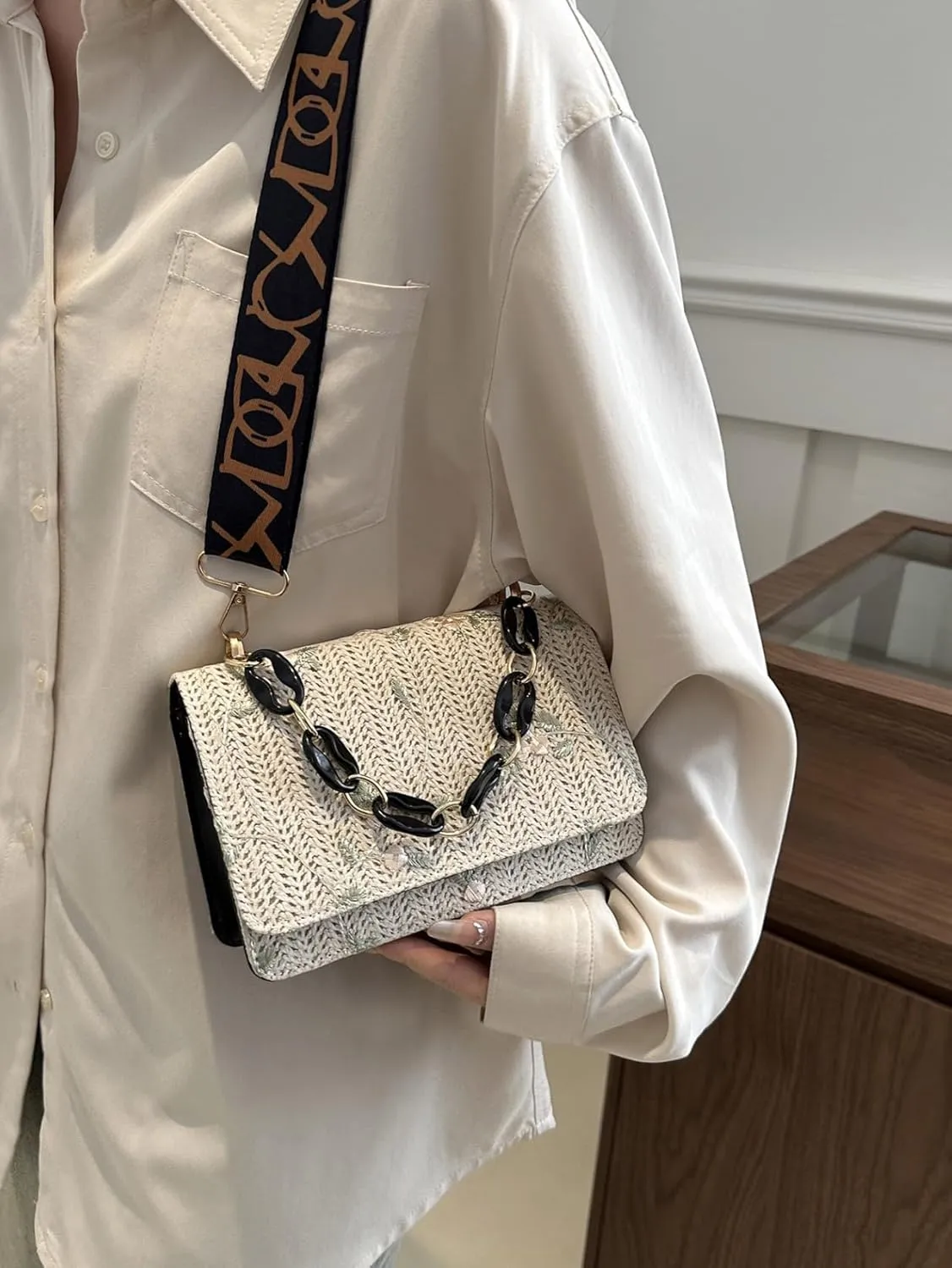 Crossbody Braided Straw Bag Small Embroidery Shoulder Bucket Bag Women Lightweight Hand Clutch