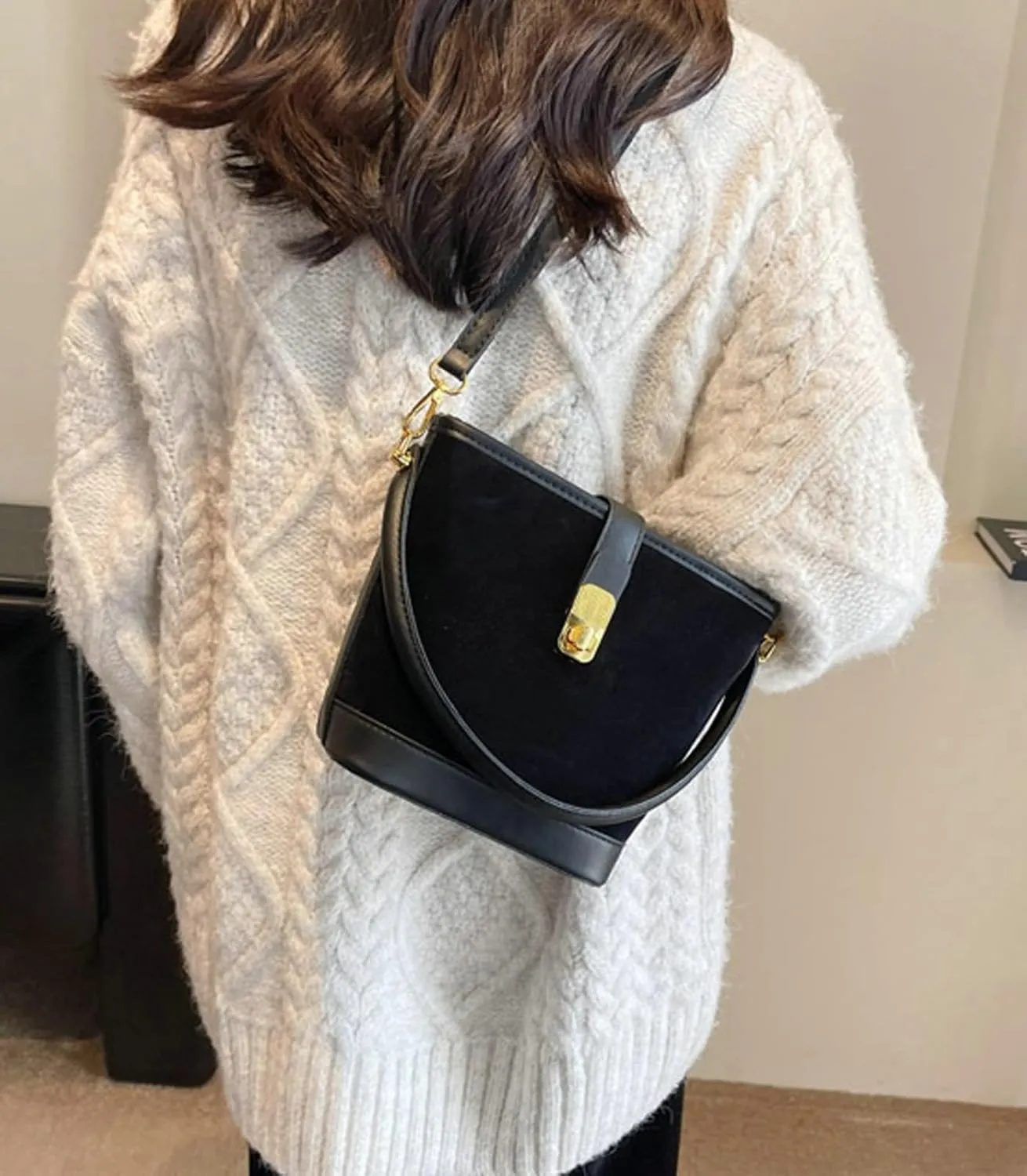 Suede Buckle Bags for Women 2025 Vintage Small Bucket Bag Fashion Versatile Shoulder Bag Suede Crossbody Purse