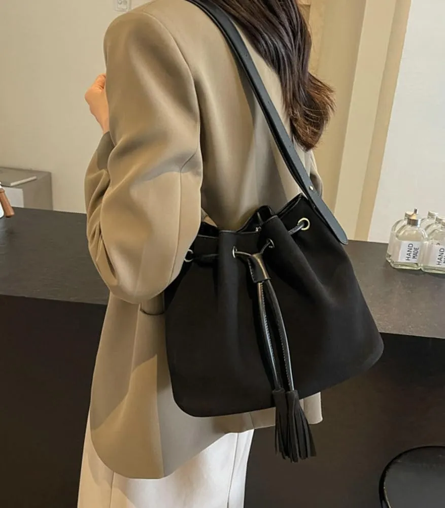 Suede Hobo Bags for Women Slouchy Bucket Bags for Women Retro Crossbody Purse Suede Office Tote Handbag for Daily Use 2024