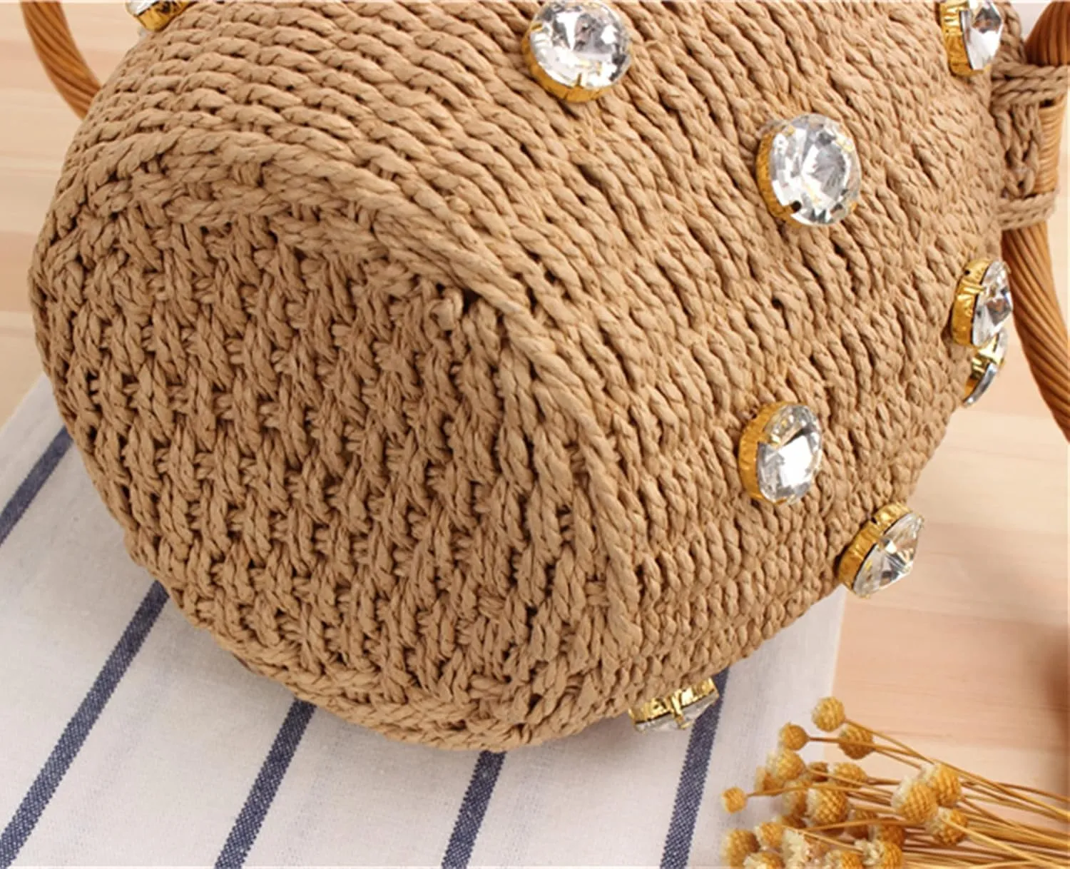 Summer Straw Bag for Women Pearl Flower Bucket Tote Bag Diamond Handbag Hand Woven Rattan Shell Purse Drawstring
