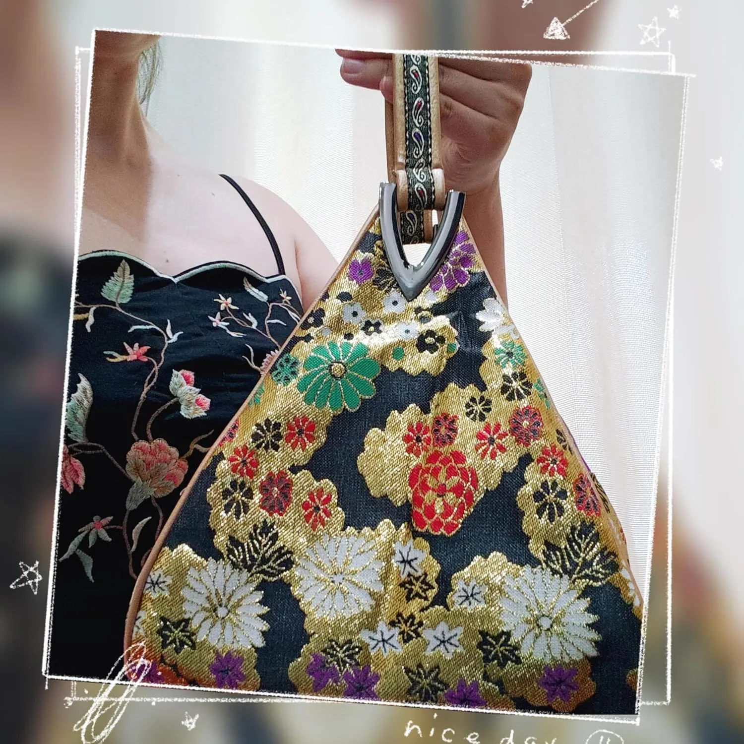 Yunjin Cloud Brocade Silk Pyramid Handbag for Women, Lightweight Handbag, Cute Trendy Zipper Tote Bag for Summer Vacation